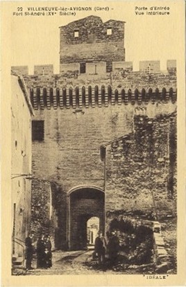 Villeneuve-lès-Avignon : entrée du fort St André