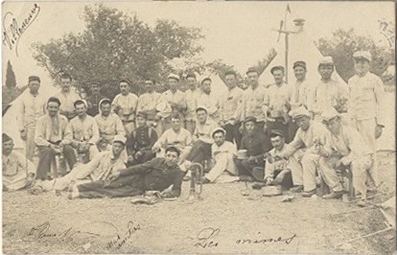 Villeneuve-lès-Avignon : militaires au camp des oliviers AUTRanonyme (photographe) ; anonyme (éditeur)