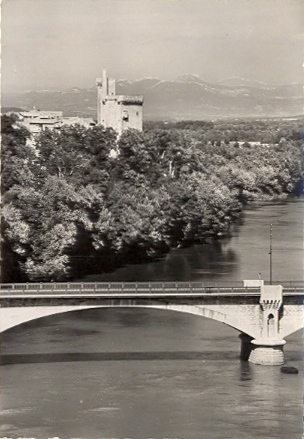 Villeneuve-les Avignon : pont et tour Philippe le Bel