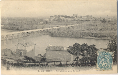 Villeneuve-lès Avignon : pont de bois et Avignon