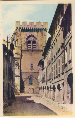 Villeneuve-lès Avignon : la rue des arcades