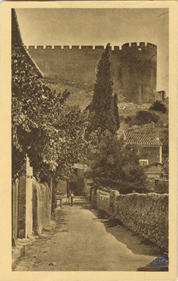 Villeneuve-lès Avignon : une rue et le fort