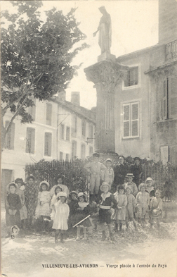 Villeneuve-lès Avignon : la statue de la Vierge