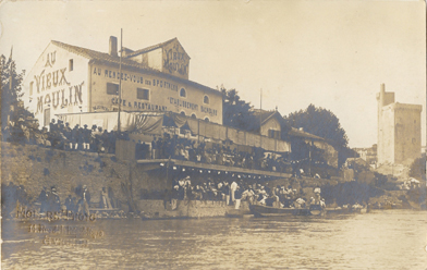 Villeneuve-lès Avignon : hostellerie Vieux Moulin