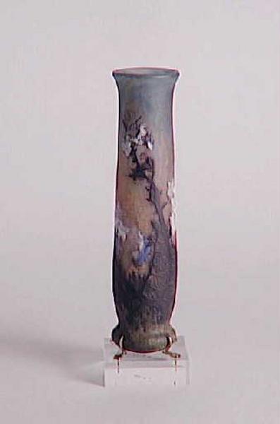 Vase à décor de toiles d'araignée et d'aubépines