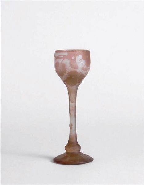 Verre à vin du Rhin. A décor de sarments de vigne