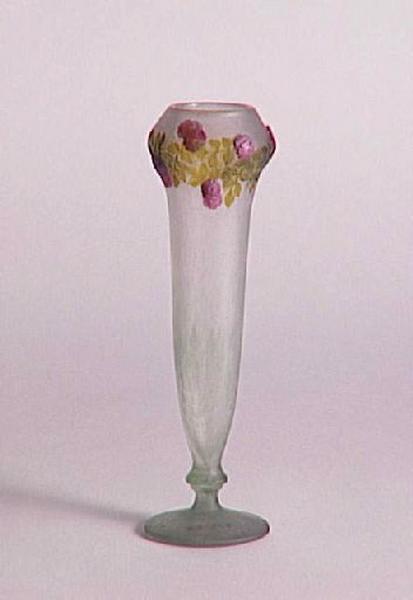 Vase à décor de guirlande de fleurs