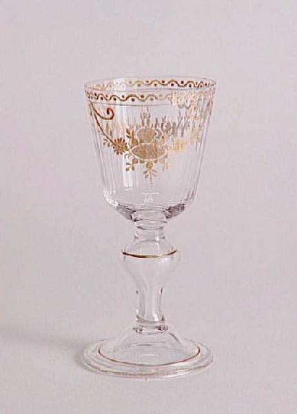 Verre service Louis XIII. Décor riche ancien ; Verre, taillé en plein, décor riche ancien (Appellation Daum)