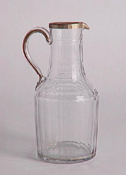 Broc à eau service Régence ; Broc à vin, taillé en plein (Appellation Daum)