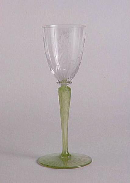 Verre service Saxe. Décor Iris