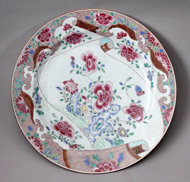 Grand plat famille rose