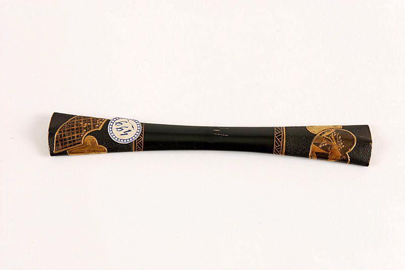 Barrette ornée d'éventails
