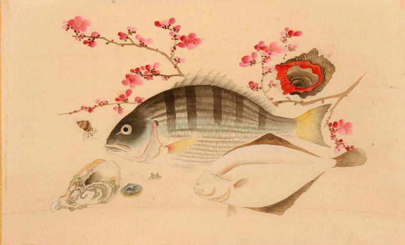 Deux poissons, un crabe, un bernard-l'hermite, des coquillages et des fleurs