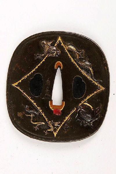 Garde de sabre ornée de dragons