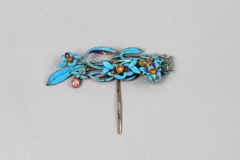 Ornement de chevelure en argent doré et plumes de martin-pêcheur