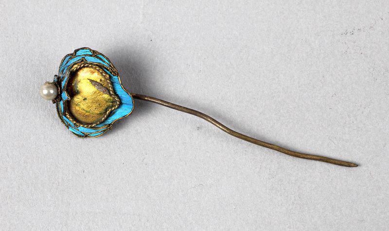 Ornement de chevelure en argent doré et plumes de martin-pêcheur