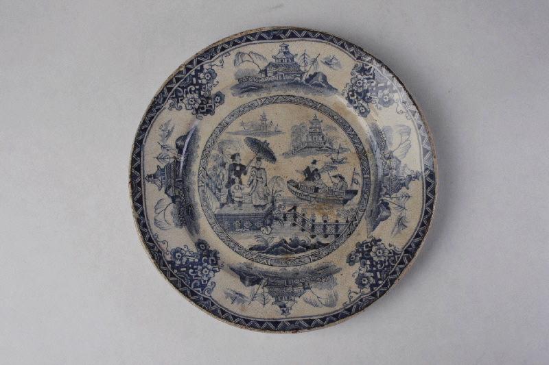 Décor chinois - Embarcation sur un lac