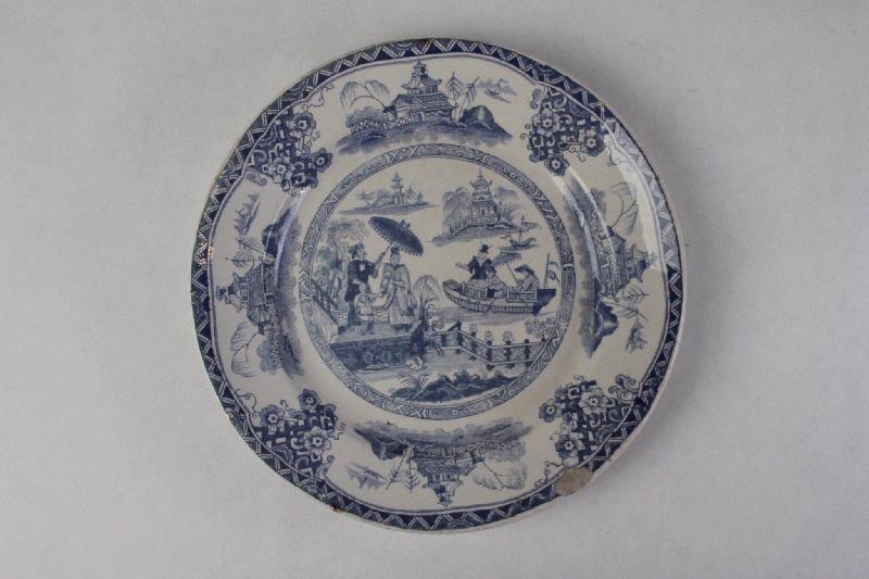 Décor chinois - Embarcation sur un lac