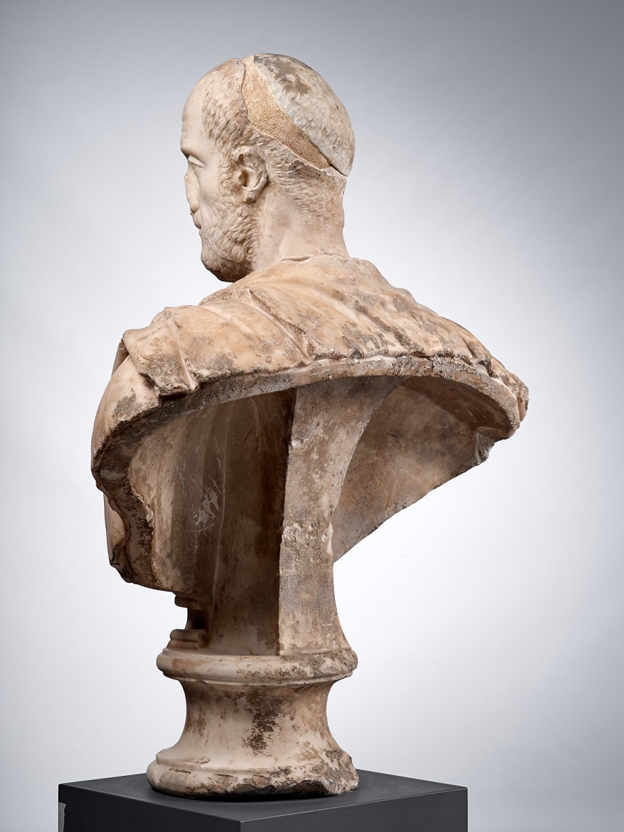 Buste cuirassé et drapé dans un paludamentum d’un haut fonctionnaire de l’Empire ; Portrait d'inconnu ; Portrait d'un inconnu anciennement dit de "Philippe l'Arabe" ou de Dèce