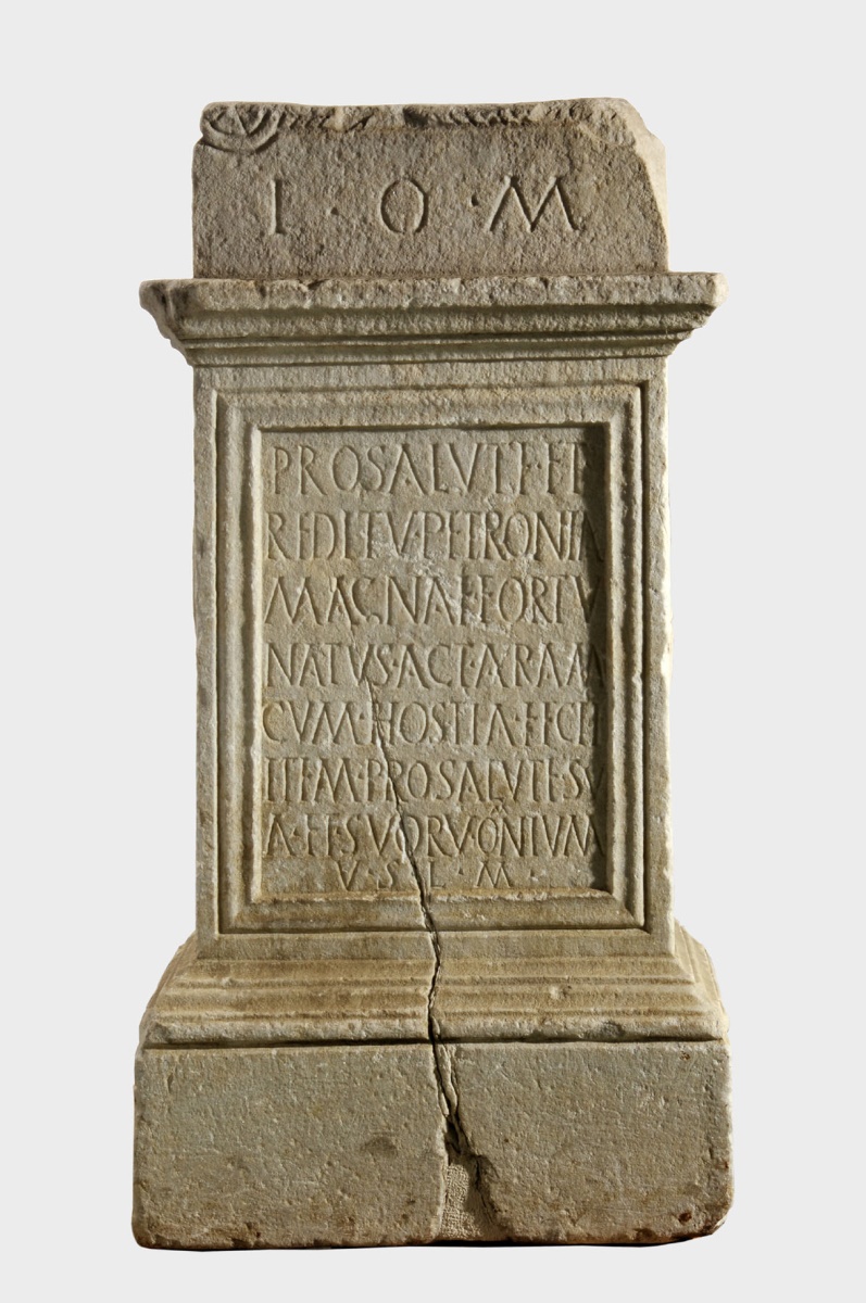Autel votif dédié à Jupiter Très Bon Très Grand par Fortunatus