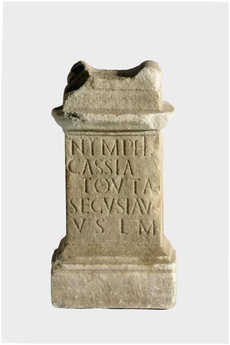 Autel votif dédié aux Nymphes par Cassia Touta, Ségusiave