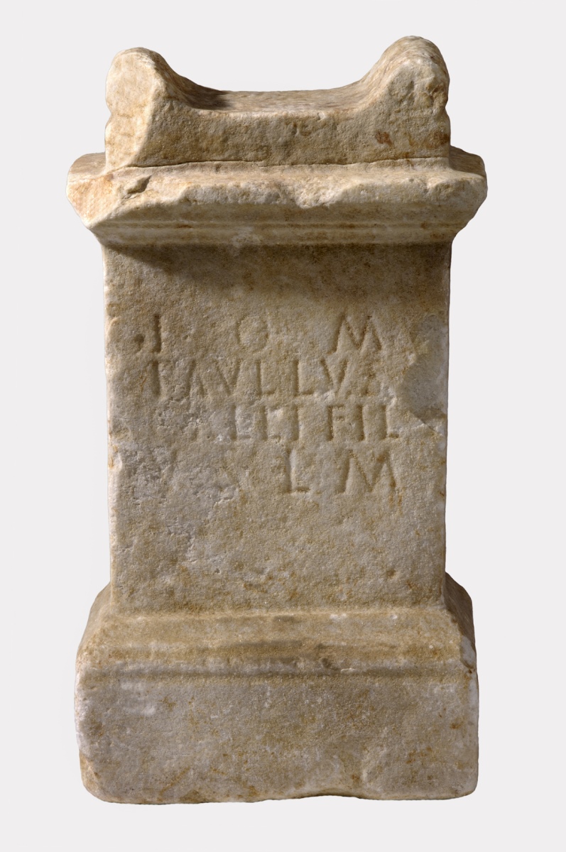 Autel votif dédié à Jupiter Très Bon Très Grand par Paullus