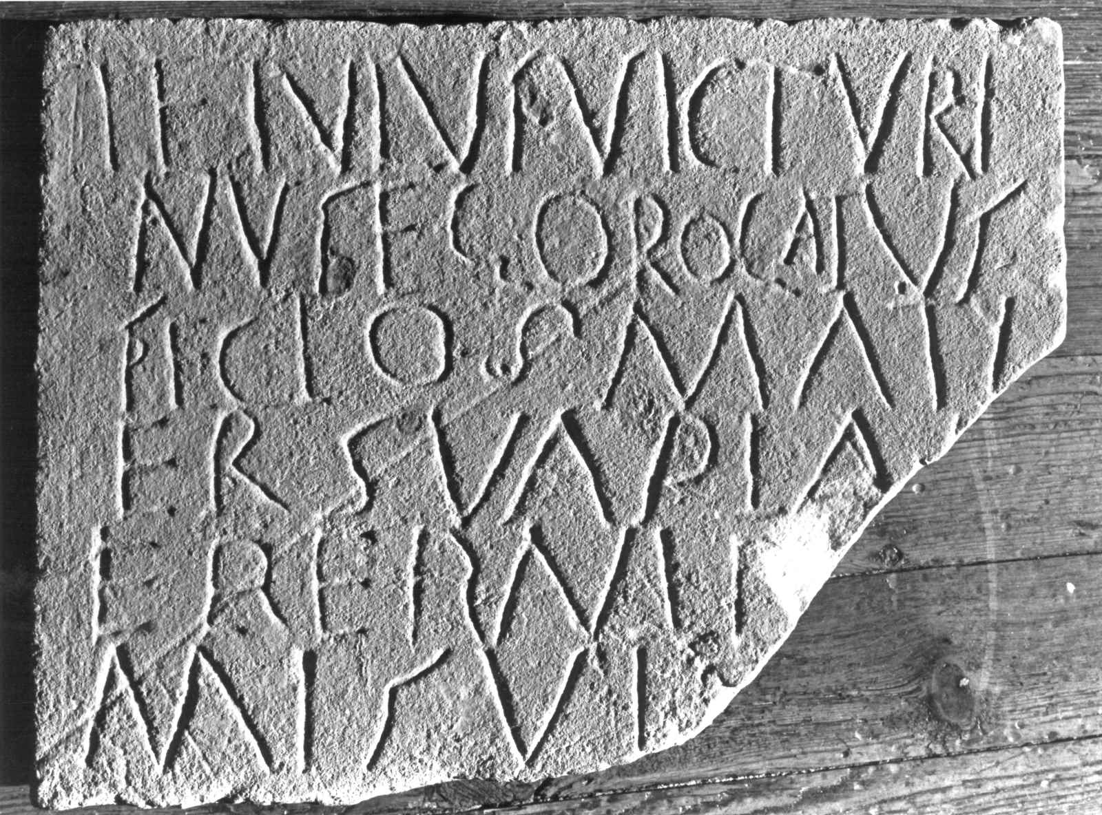 Inscription ; Epitaphe