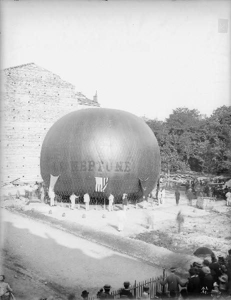 Toulouse. Ballon de la Société de géographie
