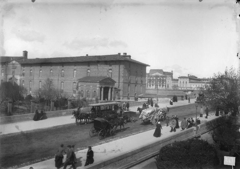 Toulouse. Le Pont-Neuf et l'Hôpital
