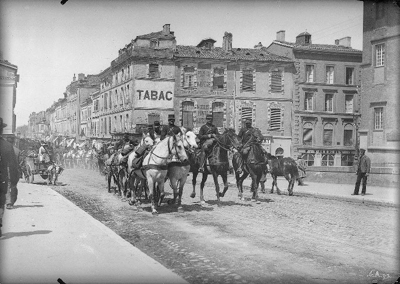 Entrée de la rue de la République faubourg St-Cyprien