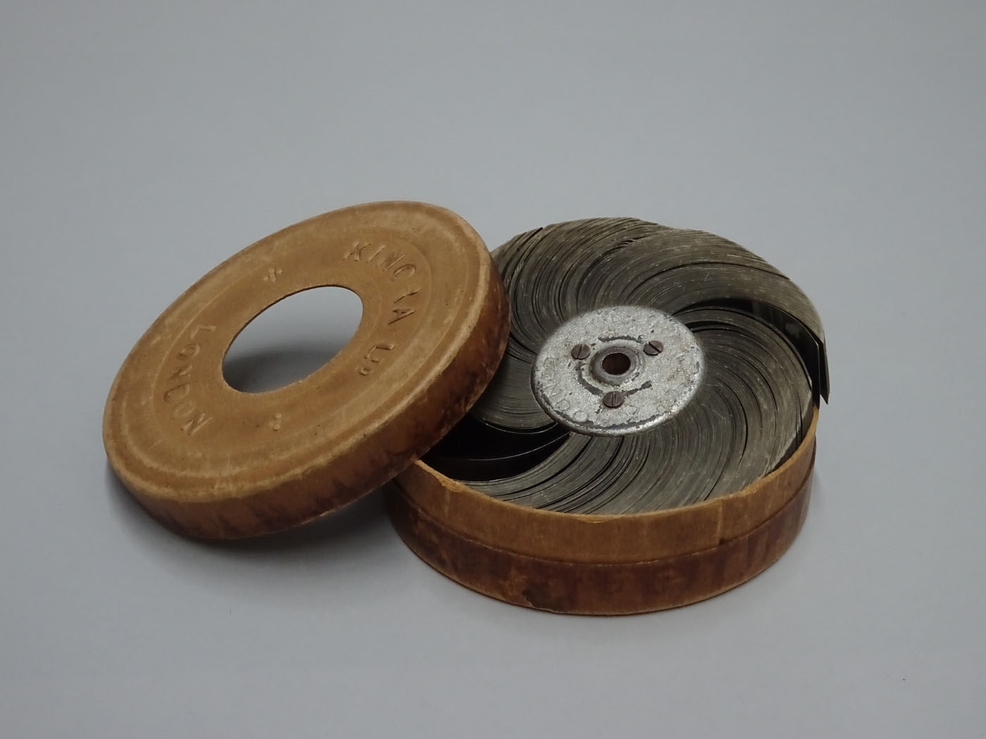 [Bande de kinora : Mangeuse de pomme]