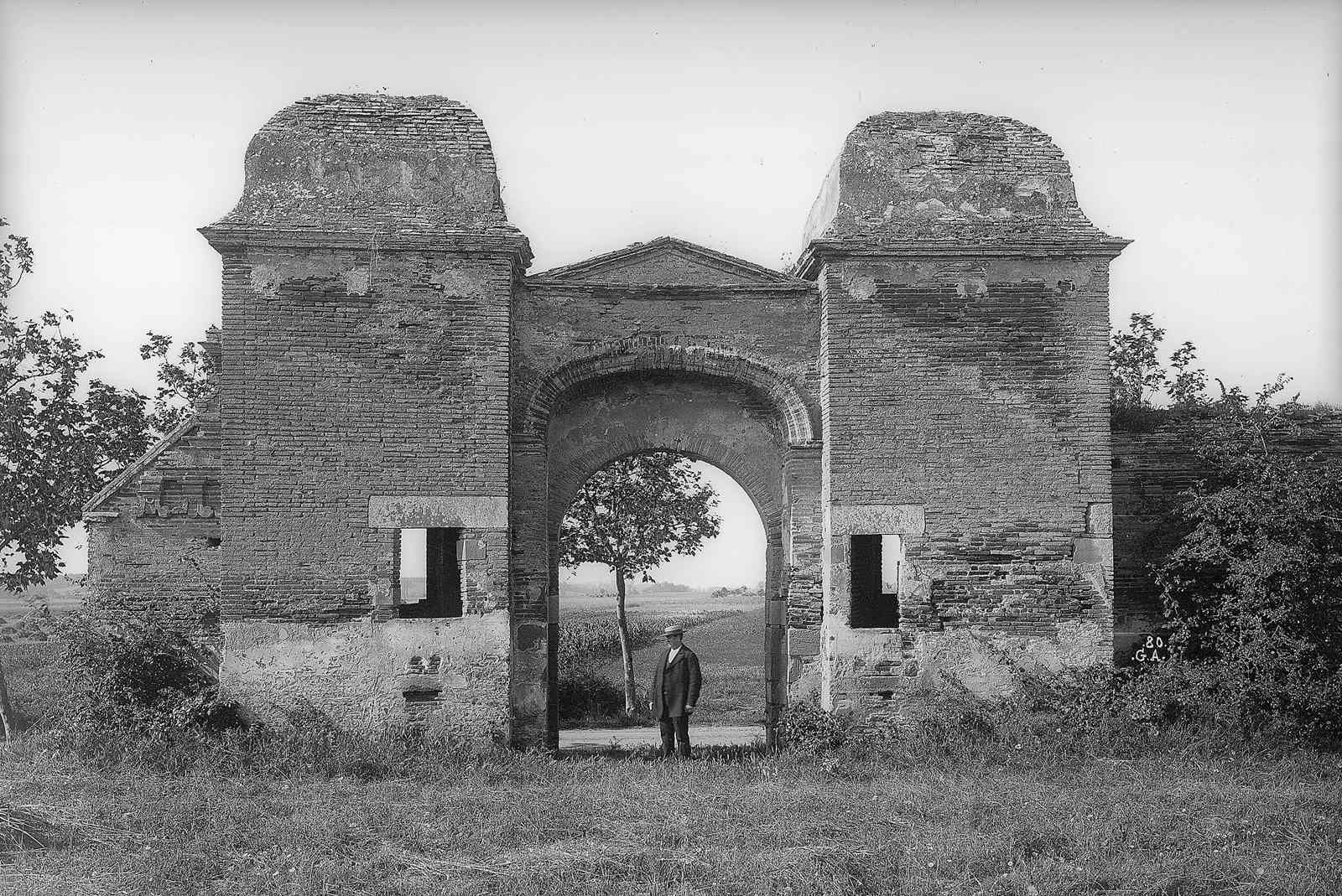 Pibrac. Porte d'entrée du domaine