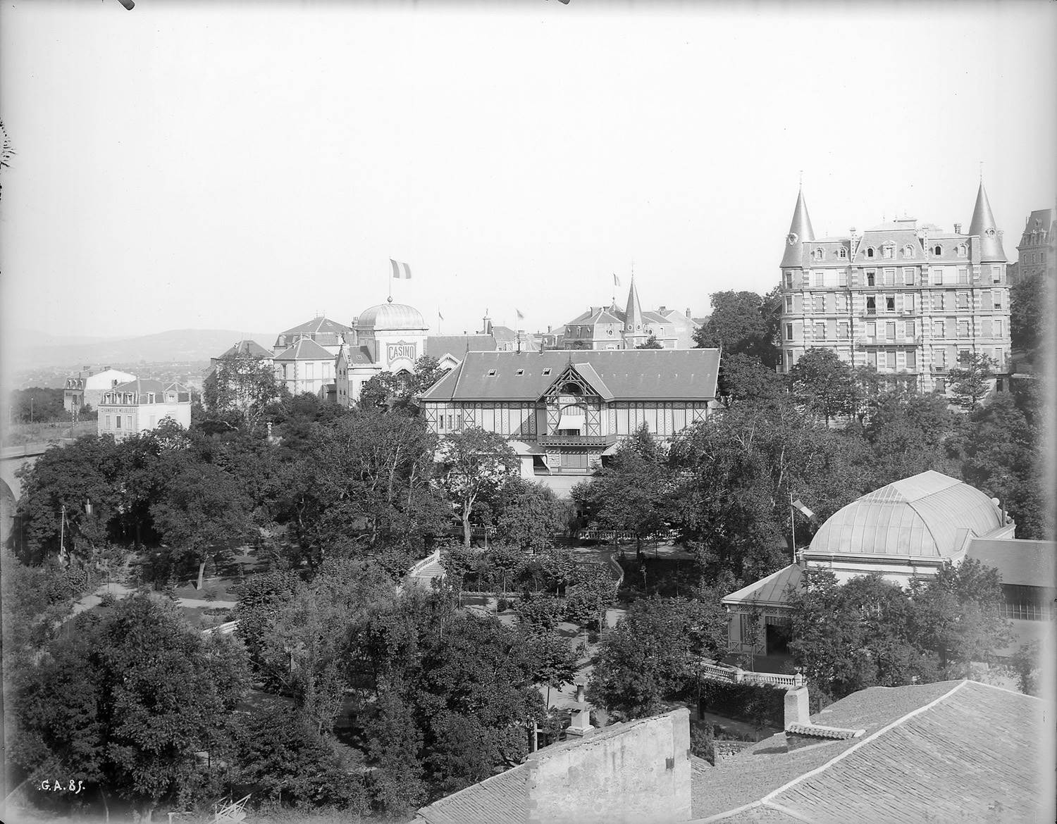 Royat. Casino et parc