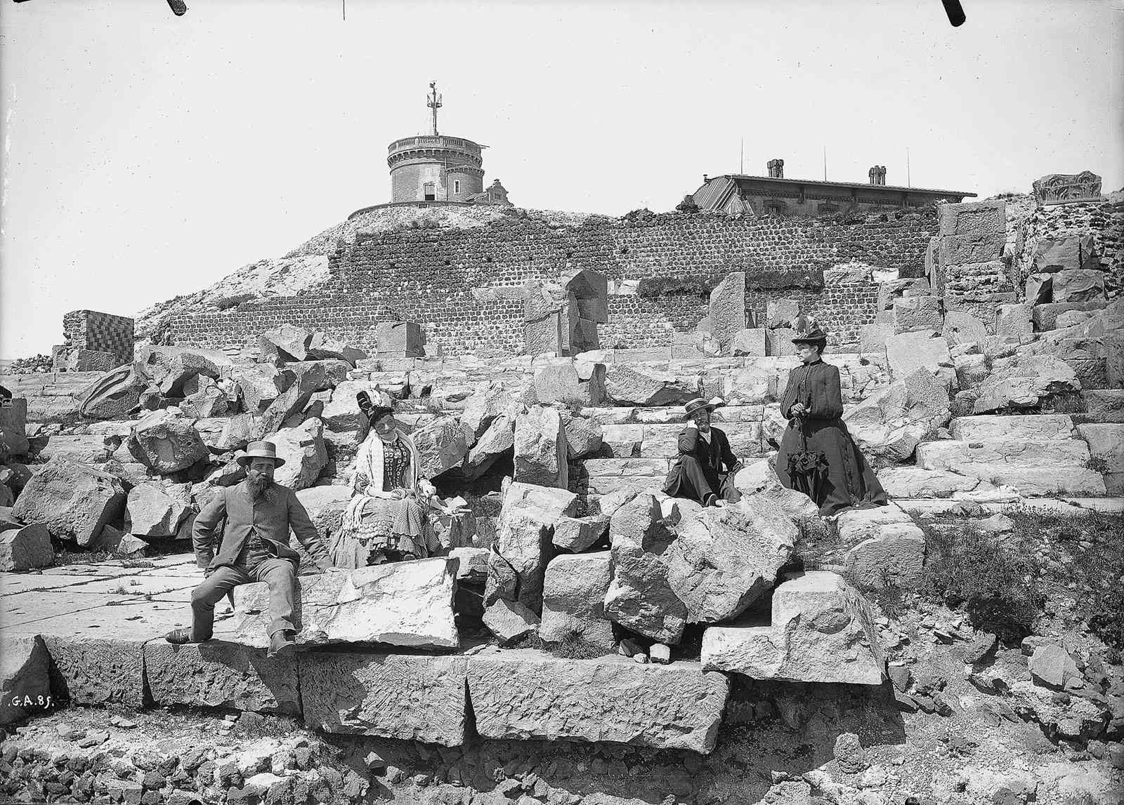 Temple de Mercure et observatoire du Puy-de-Dôme
