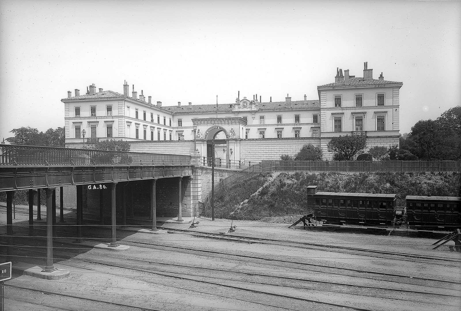 Toulouse. Ecole vétérinaire et chemin de fer