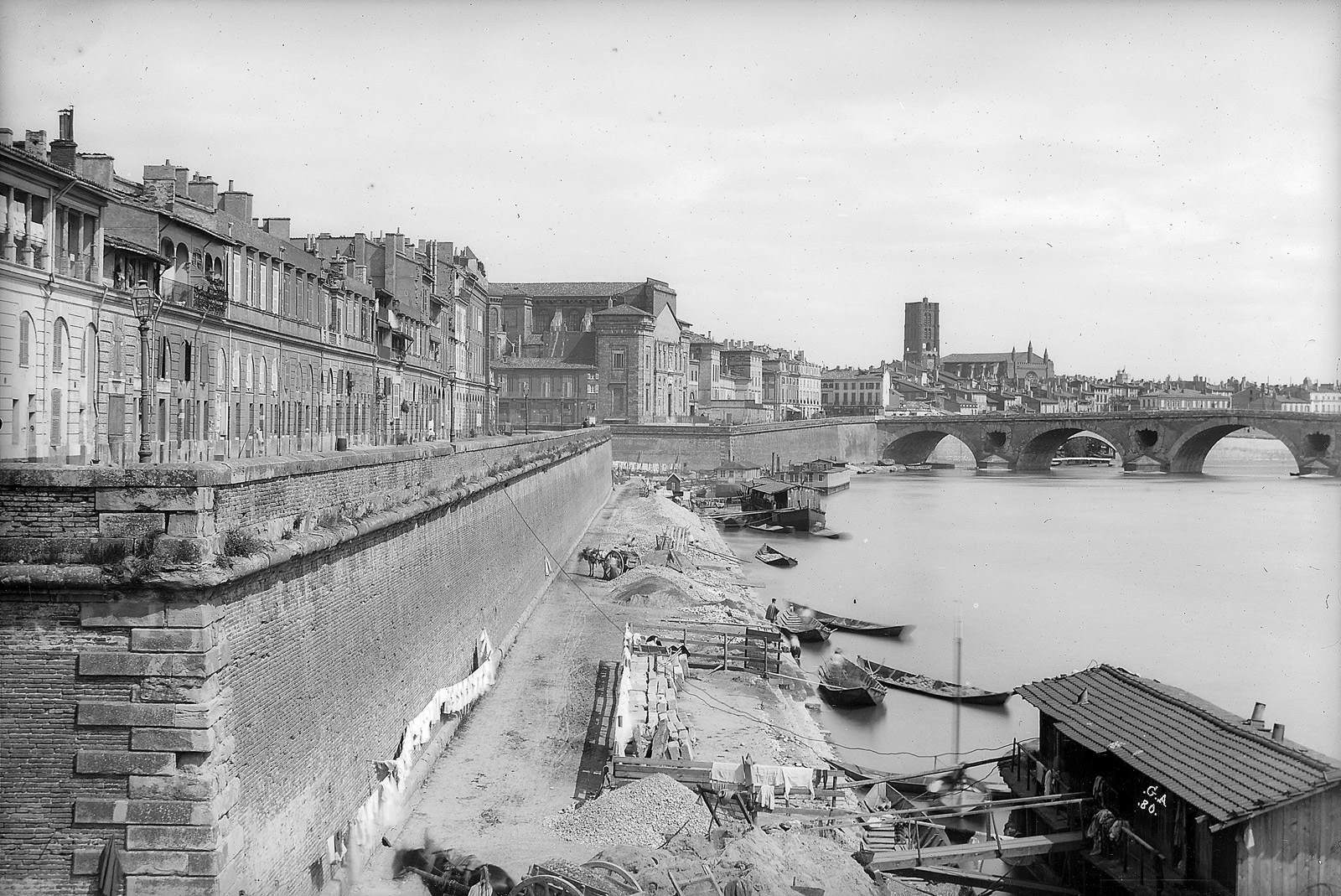 Toulouse. Port de la Daurade