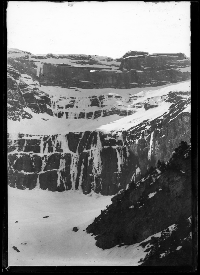 Gavarnie. Dans le cirque