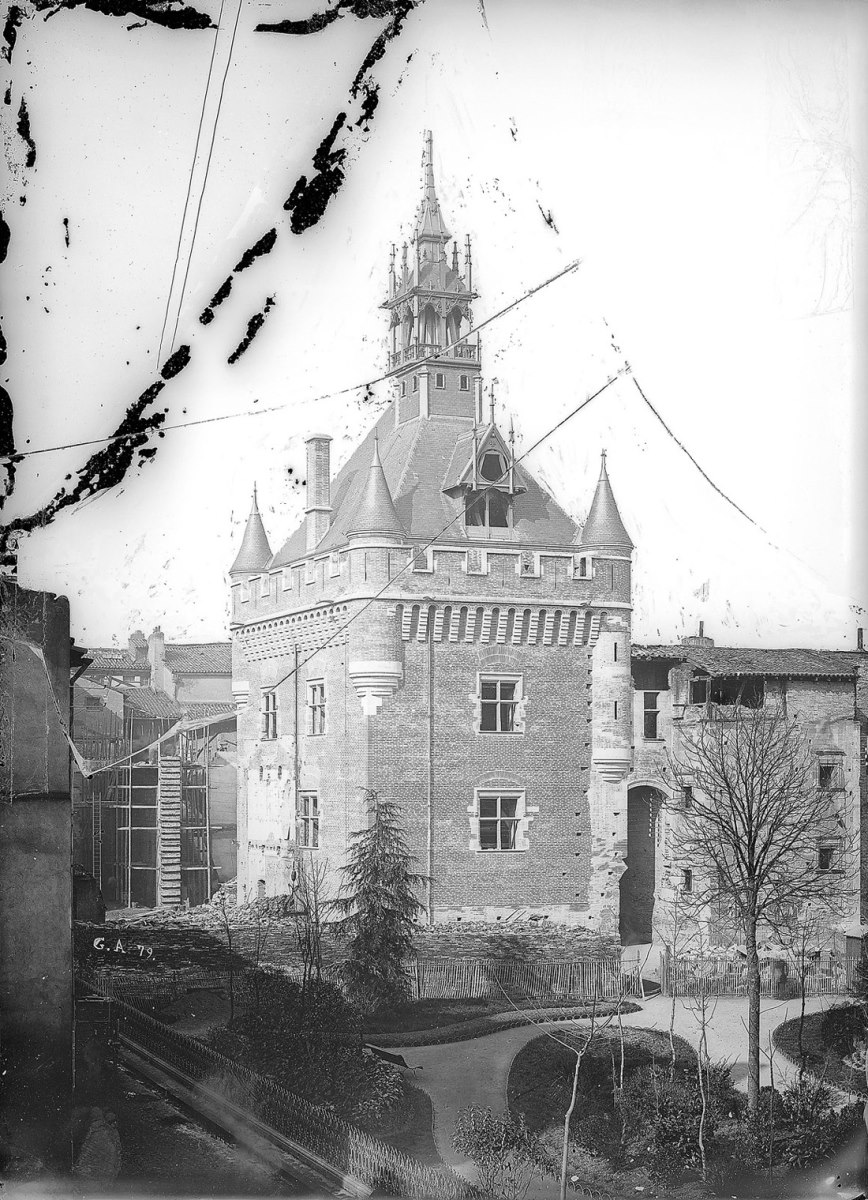 Toulouse. Donjon du Capitole