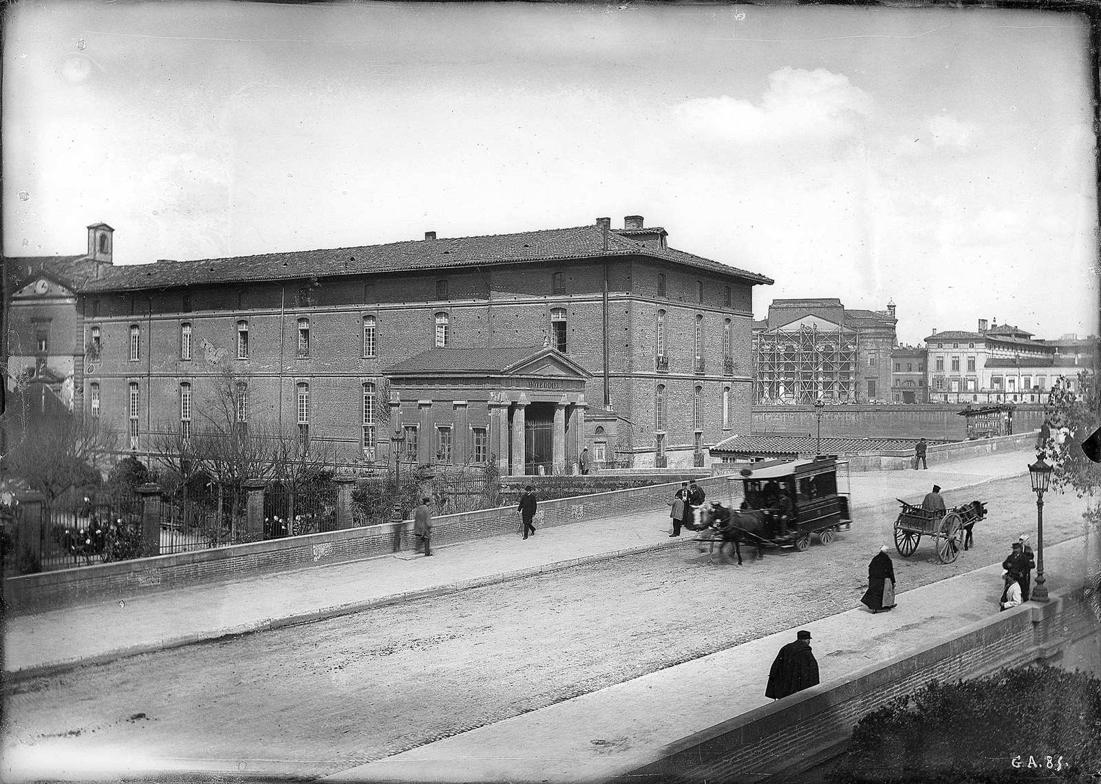 Toulouse. Le Pont-Neuf et l'Hôpital