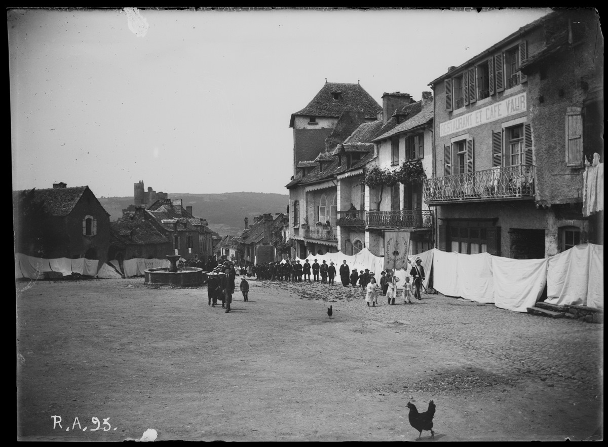 Najac. Procession