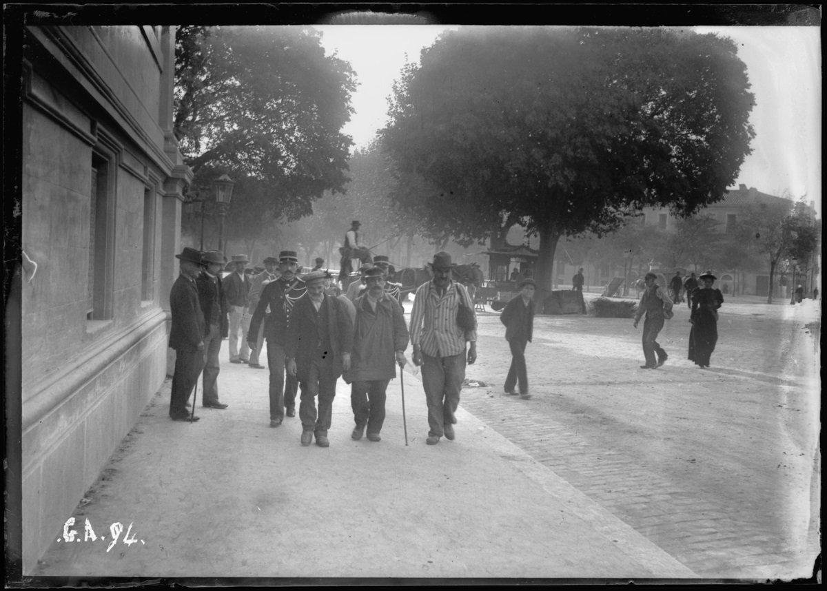 Nîmes. Convoi de prisonniers