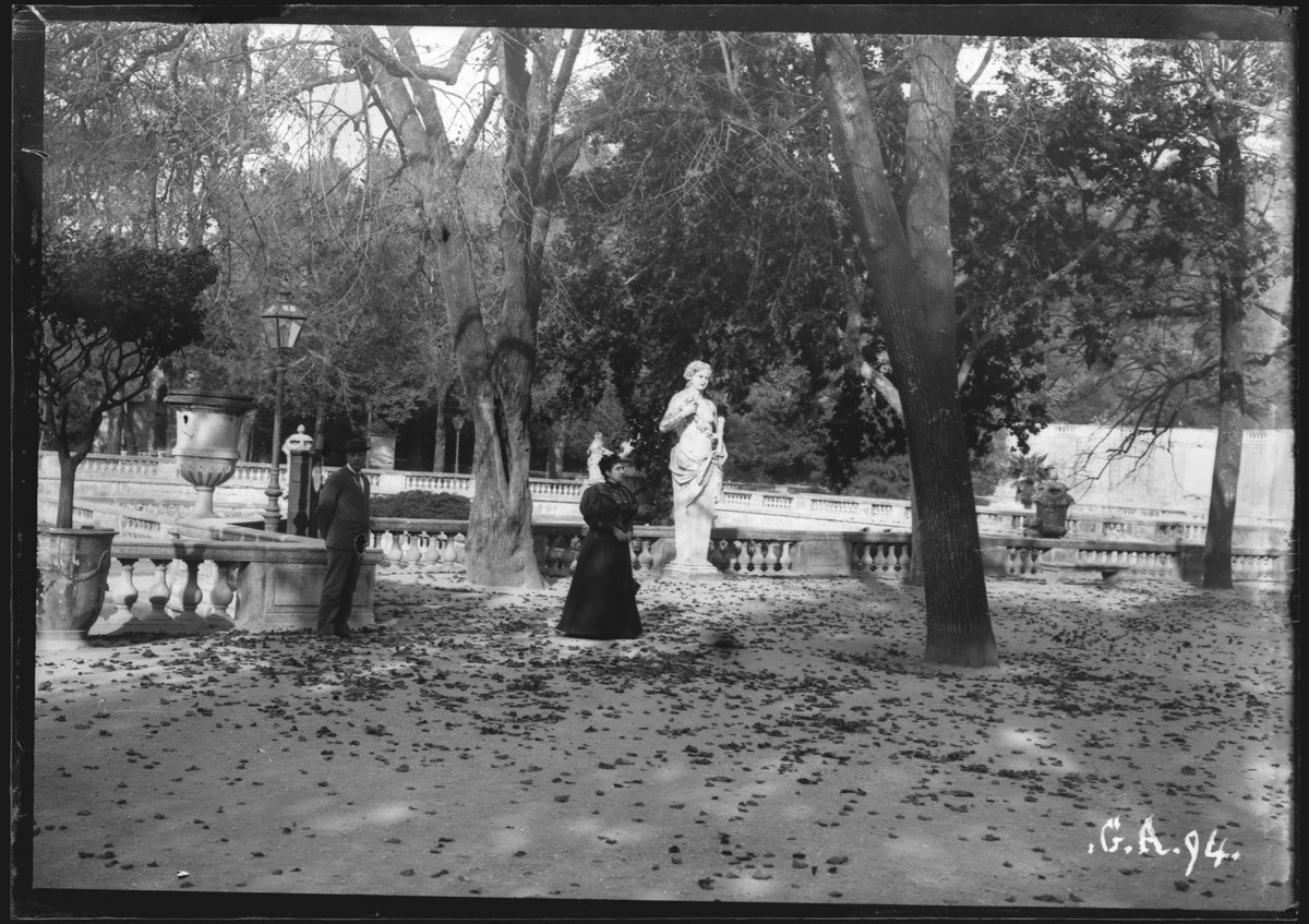 Nîmes. Les bains romains