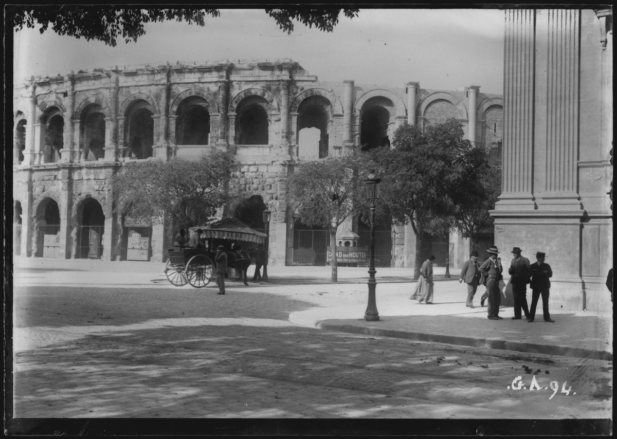 Nîmes. Les arènes