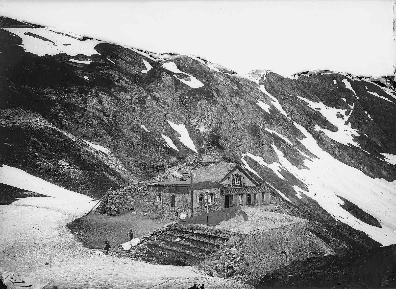 Pic du Midi. Col de Sencours. L'hôtellerie.