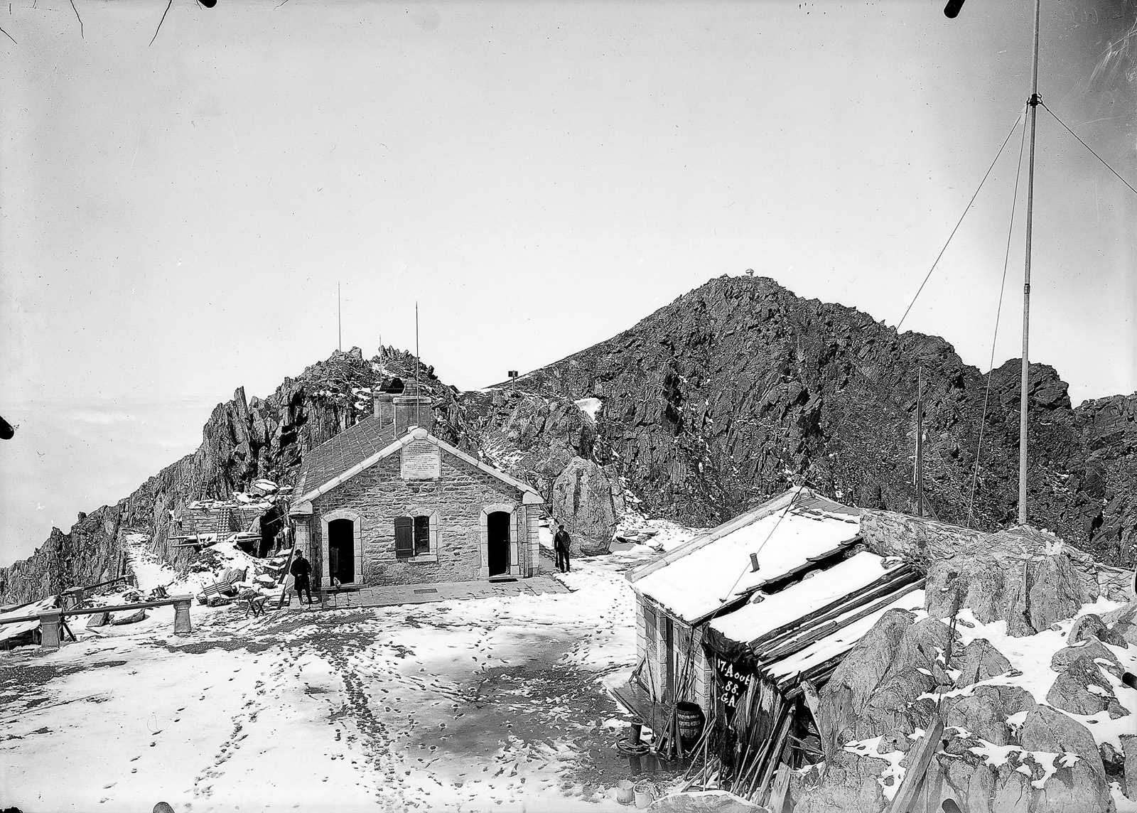 Pic du Midi. L'observatoire tourmenté de neige