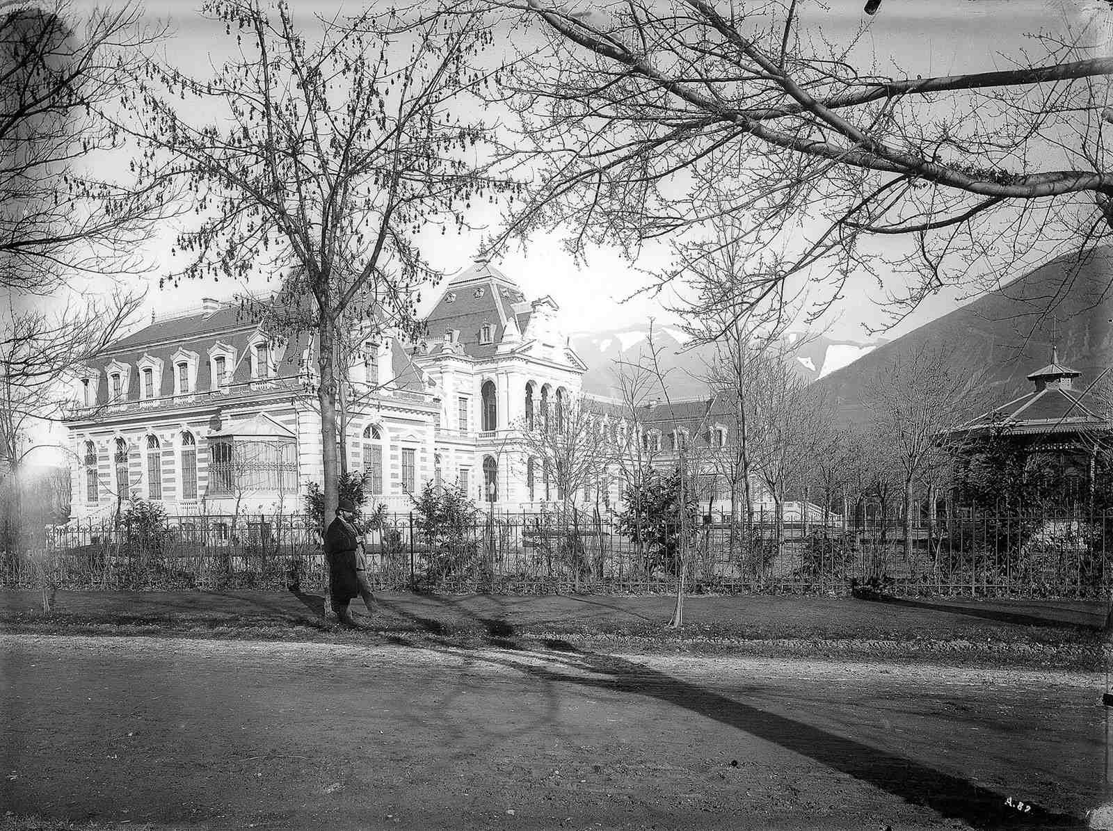 Luchon. Casino en hiver