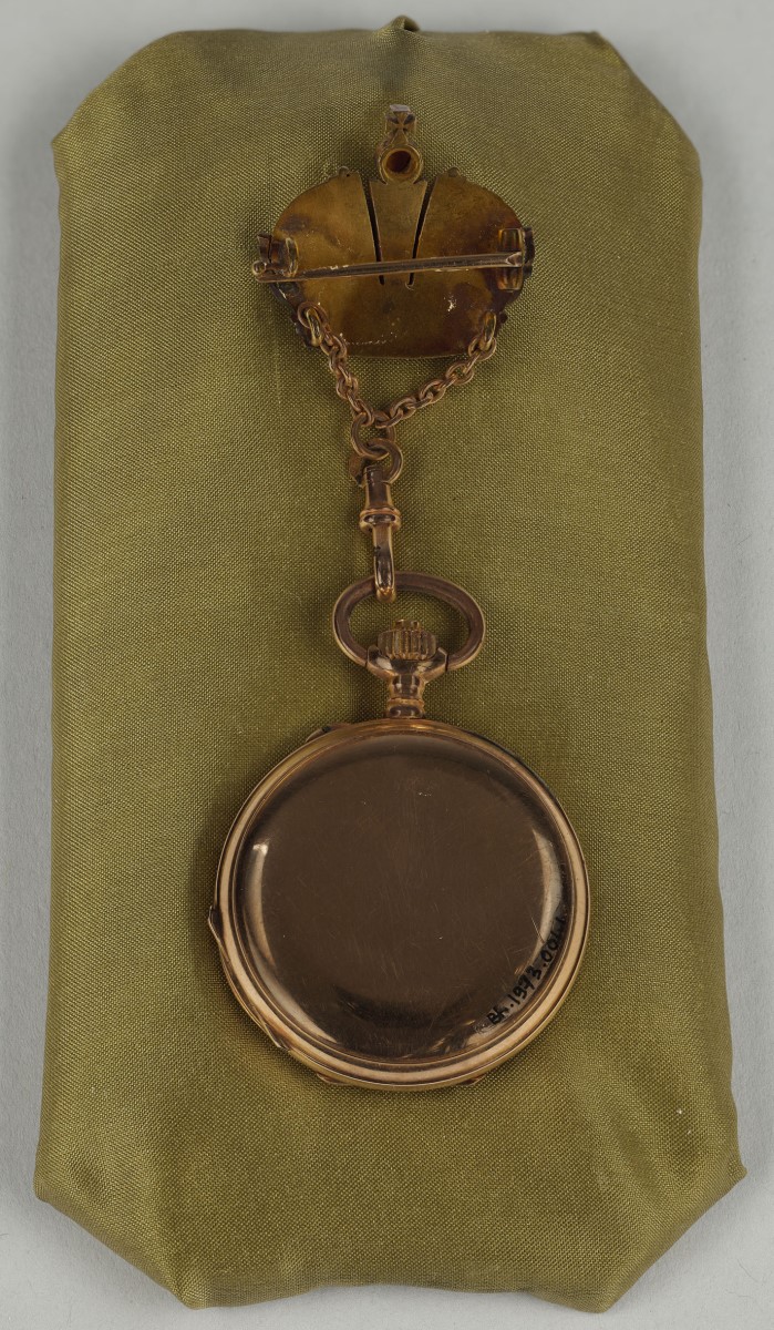 Montre de la doyenne des bazennes aux armes des Romanoff (Titre)