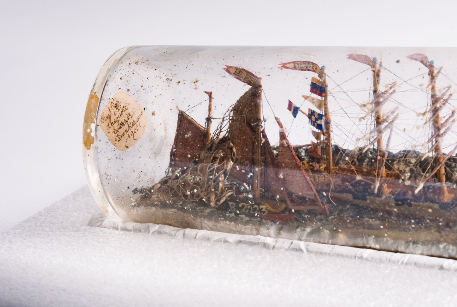 diorama de deux voiliers (titre attribué)