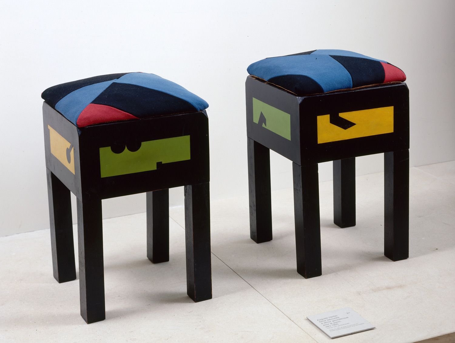 2 tabourets