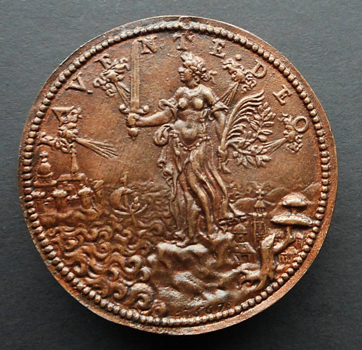 Médaille Marguerite de Parme agée de 45 ans, déesse face aux éléments, 1567